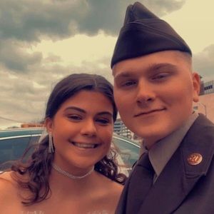 Meet your Posher, Olivia